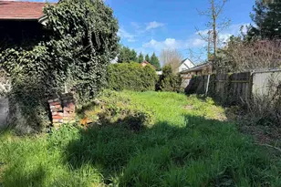 240 SE Davis St, McMinnville, OR 97128 - Photo 33