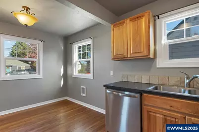 750 E Oak St, Lebanon, OR 97355 - Photo 15