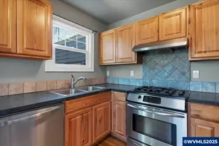 750 E Oak St, Lebanon, OR 97355 - Photo 11