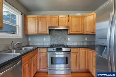 750 E Oak St, Lebanon, OR 97355 - Photo 5