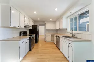 1550 Tierra Lynn Dr, Woodburn, OR 97071 - Photo 9