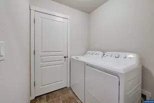 482 SE Isenberg St, Dallas, OR 97338 - Photo 23