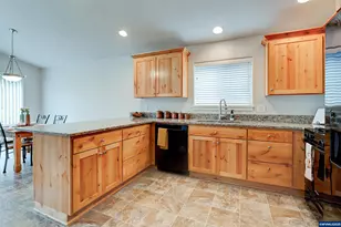 482 SE Isenberg St, Dallas, OR 97338 - Photo 7