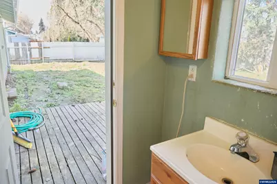 3735 Wilton Av NE, Salem, OR 97305 - Photo 17