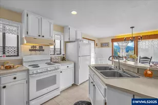 24312 Cardwell Hill Dr, Philomath, OR 97370 - Photo 21