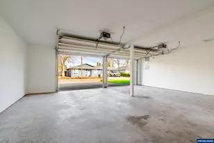 760 E Elmore St, Lebanon, OR 97355 - Photo 31