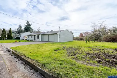 760 E Elmore St, Lebanon, OR 97355 - Photo 37