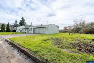 760 E Elmore St, Lebanon, OR 97355 - Photo 37