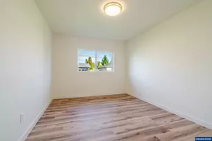 760 E Elmore St, Lebanon, OR 97355 - Photo 17