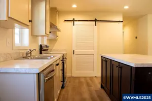 1060 54th Ave, Sweet Home, OR 97386 - Photo 7