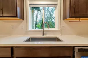 804 River Ave, Brownsville, OR 97327 - Photo 9