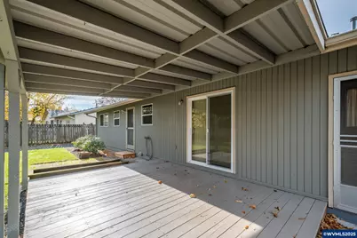 695 S 16th St, Lebanon, OR 97355 - Photo 23