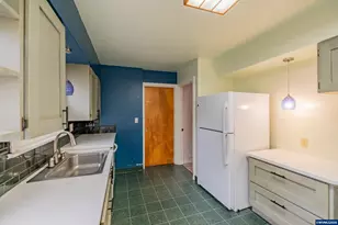 1030 21st St NE, Salem, OR 97301 - Photo 17