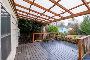 1030 21st St NE, Salem, OR 97301 - Photo 35