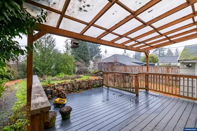 1030 21st St NE, Salem, OR 97301 - Photo 33
