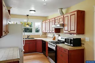 1740 Berry St SE, Salem, OR 97302 - Photo 15