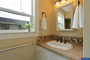 1740 Berry St SE, Salem, OR 97302 - Photo 23