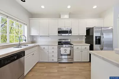 674 NE Newstead Ln, Hillsboro, OR 97006 - Photo 15