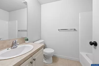 674 NE Newstead Ln, Hillsboro, OR 97006 - Photo 33