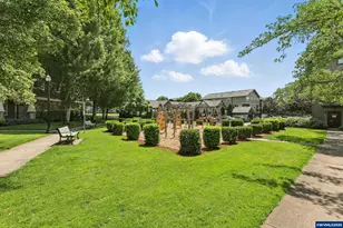 674 NE Newstead Ln, Hillsboro, OR 97006 - Photo 37