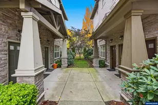 674 NE Newstead Ln, Hillsboro, OR 97006 - Photo 3