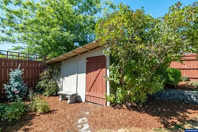 2040 NW 23rd St, Corvallis, OR 97330 - Photo 49