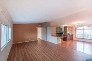 126 Lyons Ct SW, Albany, OR 97322 - Photo 3