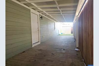 183 E Dodge St, Lebanon, OR 97355 - Photo 17
