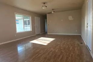 183 E Dodge St, Lebanon, OR 97355 - Photo 5