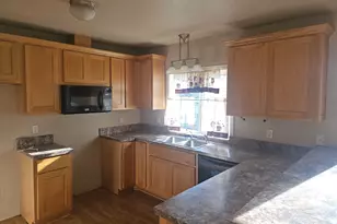 183 E Dodge St, Lebanon, OR 97355 - Photo 9