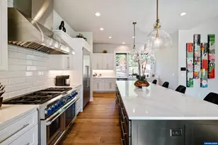 8478 Valley Way SE, Turner, OR 97392 - Photo 11