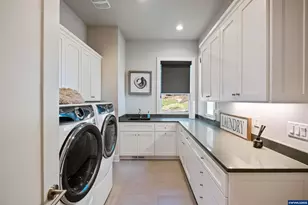 8478 Valley Way SE, Turner, OR 97392 - Photo 17