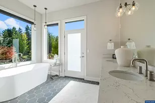 8478 Valley Way SE, Turner, OR 97392 - Photo 21