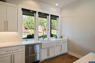 8478 Valley Way SE, Turner, OR 97392 - Photo 13