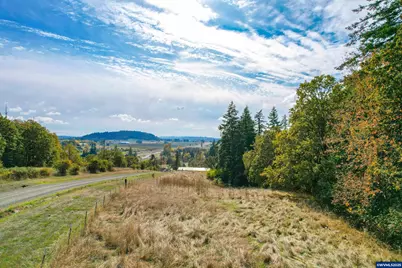 10865 South View Lp SE, Jefferson, OR 97352 - Photo 3