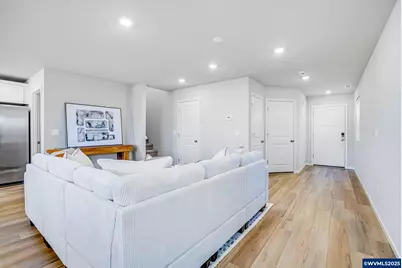 2219 Sawtelle Dr, Woodburn, OR 97071 - Photo 3