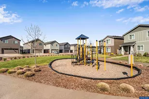 2219 Sawtelle Dr, Woodburn, OR 97071 - Photo 37