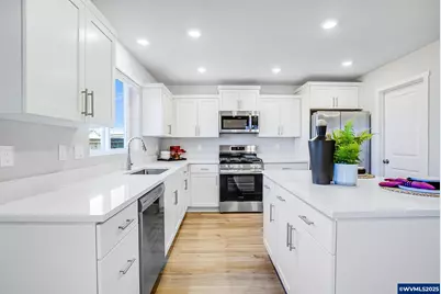 2219 Sawtelle Dr, Woodburn, OR 97071 - Photo 7