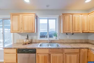 3462 Bald Eagle Dr, Lebanon, OR 97355 - Photo 17