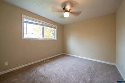 4555 Swallow Ct NE, Salem, OR 97301 - Photo 15