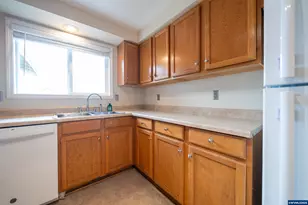 4555 Swallow Ct NE, Salem, OR 97301 - Photo 9