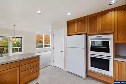 1409 Crestview Dr, Silverton, OR 97381 - Photo 11