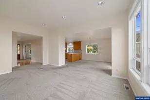 1409 Crestview Dr, Silverton, OR 97381 - Photo 9