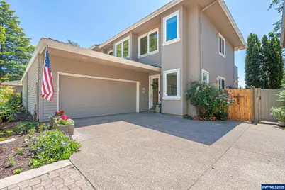 32082 SW Charbonneau Dr, Wilsonville, OR 97070 - Photo 1