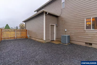 230 SW Wyatt St, Dallas, OR 97338 - Photo 43