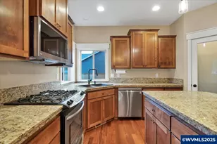 230 SW Wyatt St, Dallas, OR 97338 - Photo 15