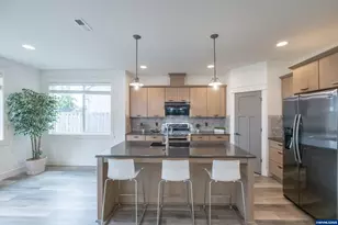 1124 SW Sylvia St, Corvallis, OR 97333 - Photo 3