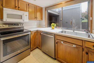 6630 Huntington Cir SE, Salem, OR 97306 - Photo 13