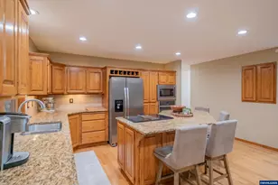 391 McNary Heights Dr N, Keizer, OR 97303 - Photo 19