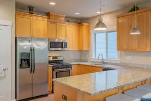 21022 Jennymarie Ln NE, Aurora, OR 97002 - Photo 25